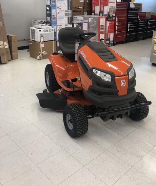 New Husqvarna YTH18542 18.5-HP Hydrostatic 42-in Riding Lawn Mower for