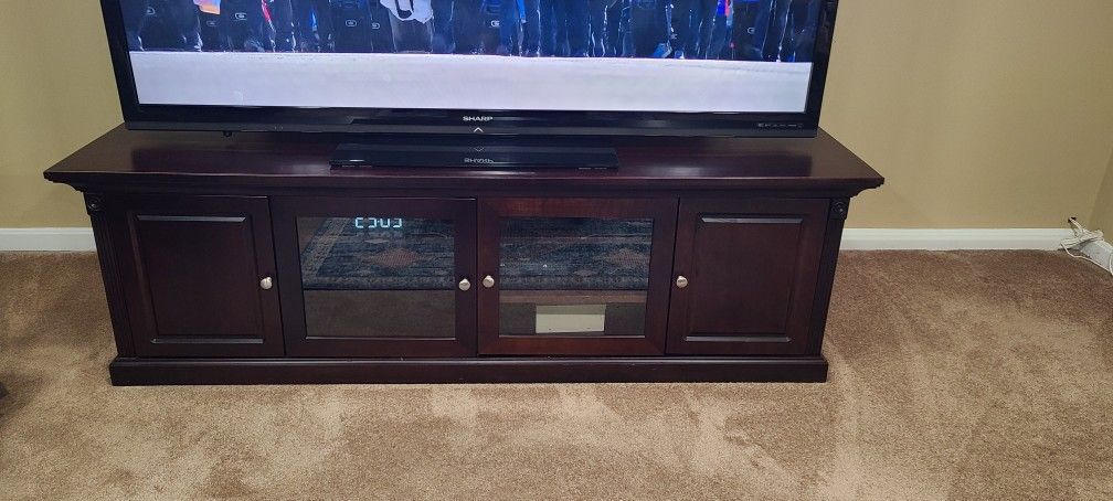 TV Stand / Entertainment Center