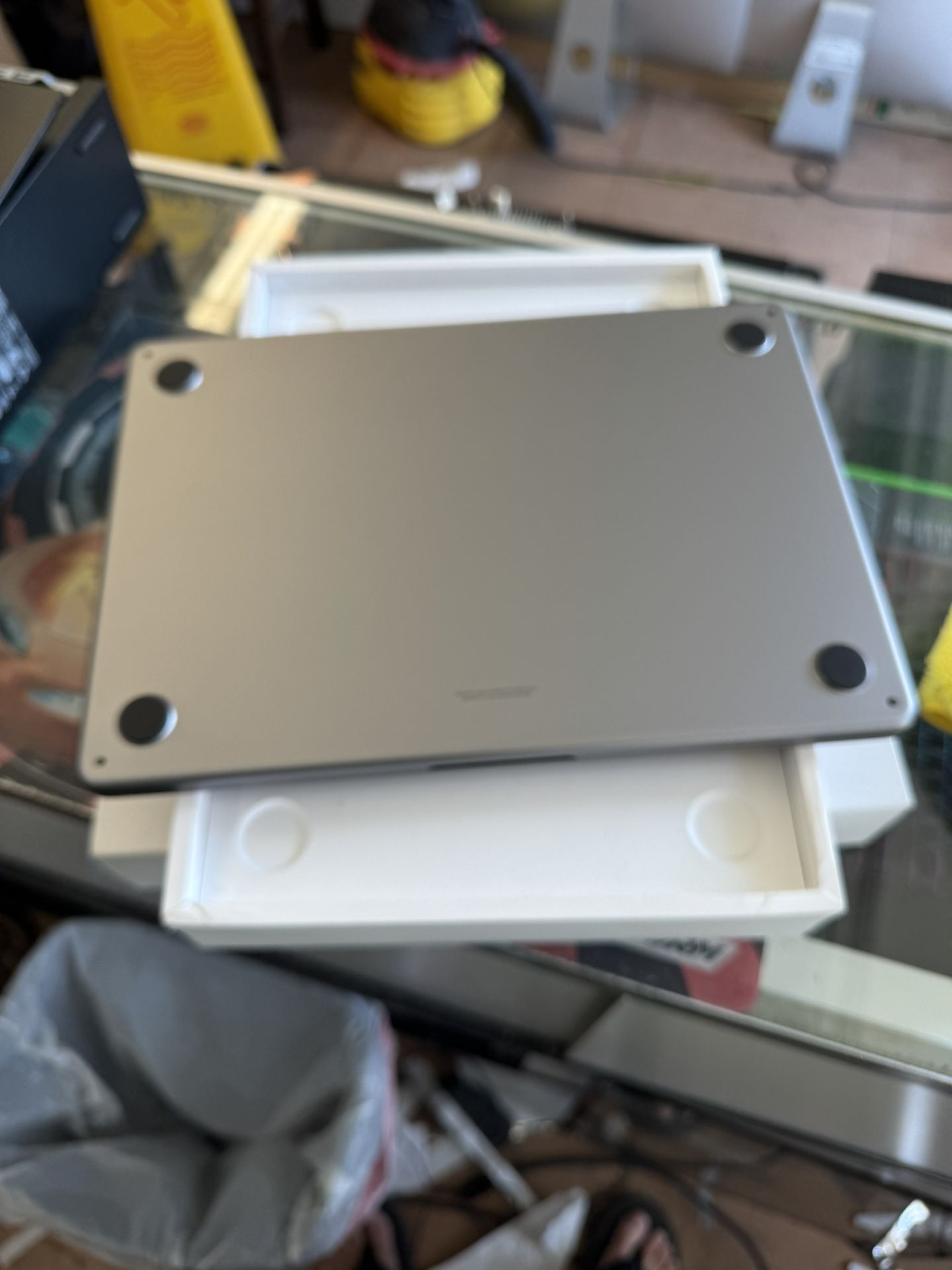 Apple MacBook Air 13” M3 2024 A3113 – 16GB RAM 512GB SSD – 100 