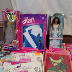 3 Barbie Dolls 1982 App. 20 Clothes $50