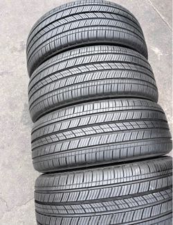 215 50 17 Michelín I'm selling this set of tires with 80% life left on all 4