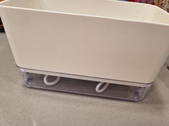 Self watering planter/pot