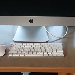 Desk Top Apple Computer 