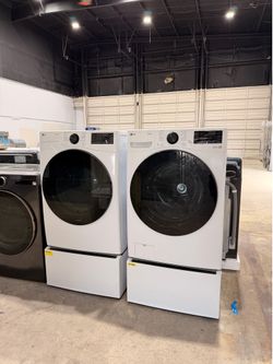 LG THINQ WHITE 4.5 CU FT FRONT LOAD WASHER & ELECTRIC DRYER w/ PEDESTALS ✨WARRANTY✨ DELIVERY✨