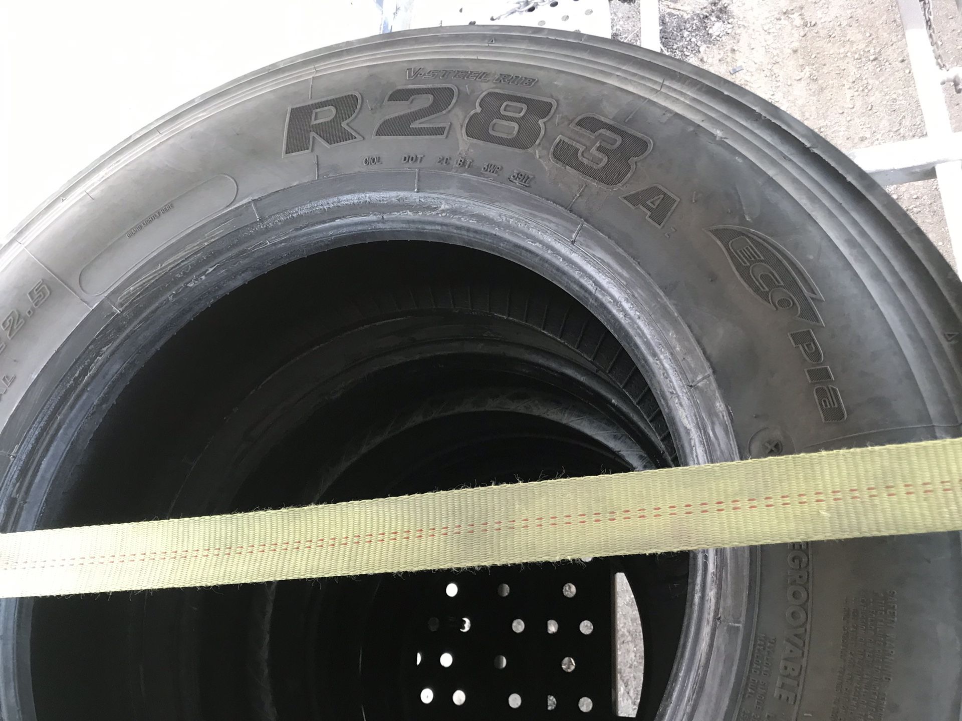 Truck- Big rig tires for Sale in Bakersfield, CA - OfferUp