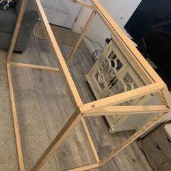 BARLEY USED! ( UNIQUE TODDLER BEDFRAME )