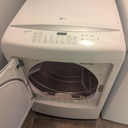 LG Electric Dryer 