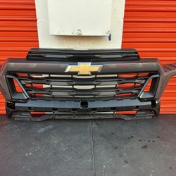 2023 -2024 -2025 CHEVROLET COLORADO FRONT LT  GRILL GRILLE OEM