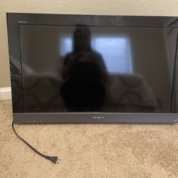 Wall Mounted 32 Inch Sony TV
