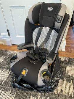 Chicco MyFit Harness + Booster Car Seat, 5-Point Harness and High Back Seat