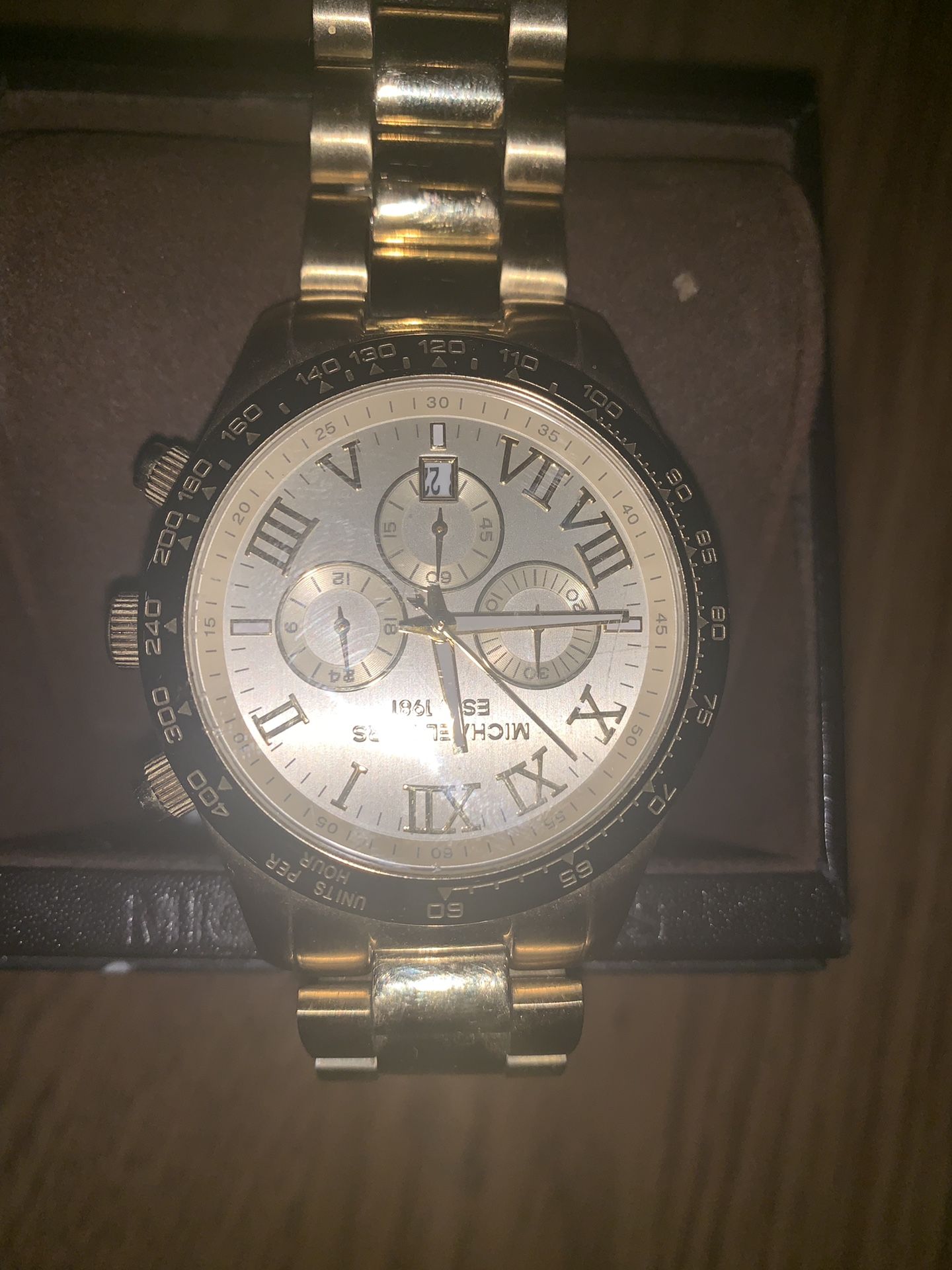 - -レザージャケット- Michael Kors Gold Watch