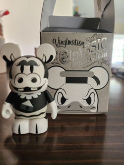 DISNEY VINYLMATION Park - 3" Inch Set 1 of Classic Collection Clarabelle Cow