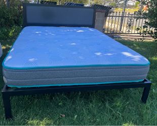 Nice full size bed with good Mattres