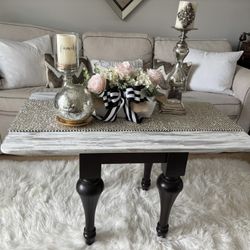 Rustic Coffee Table with Gourd-Shaped Wooden Legs 
