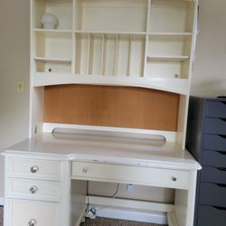Pulaski Build A Bear Desk & Dresser
