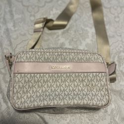 Michael Kors Cross Body bag