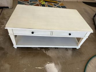 White Coffee Table With Wheels