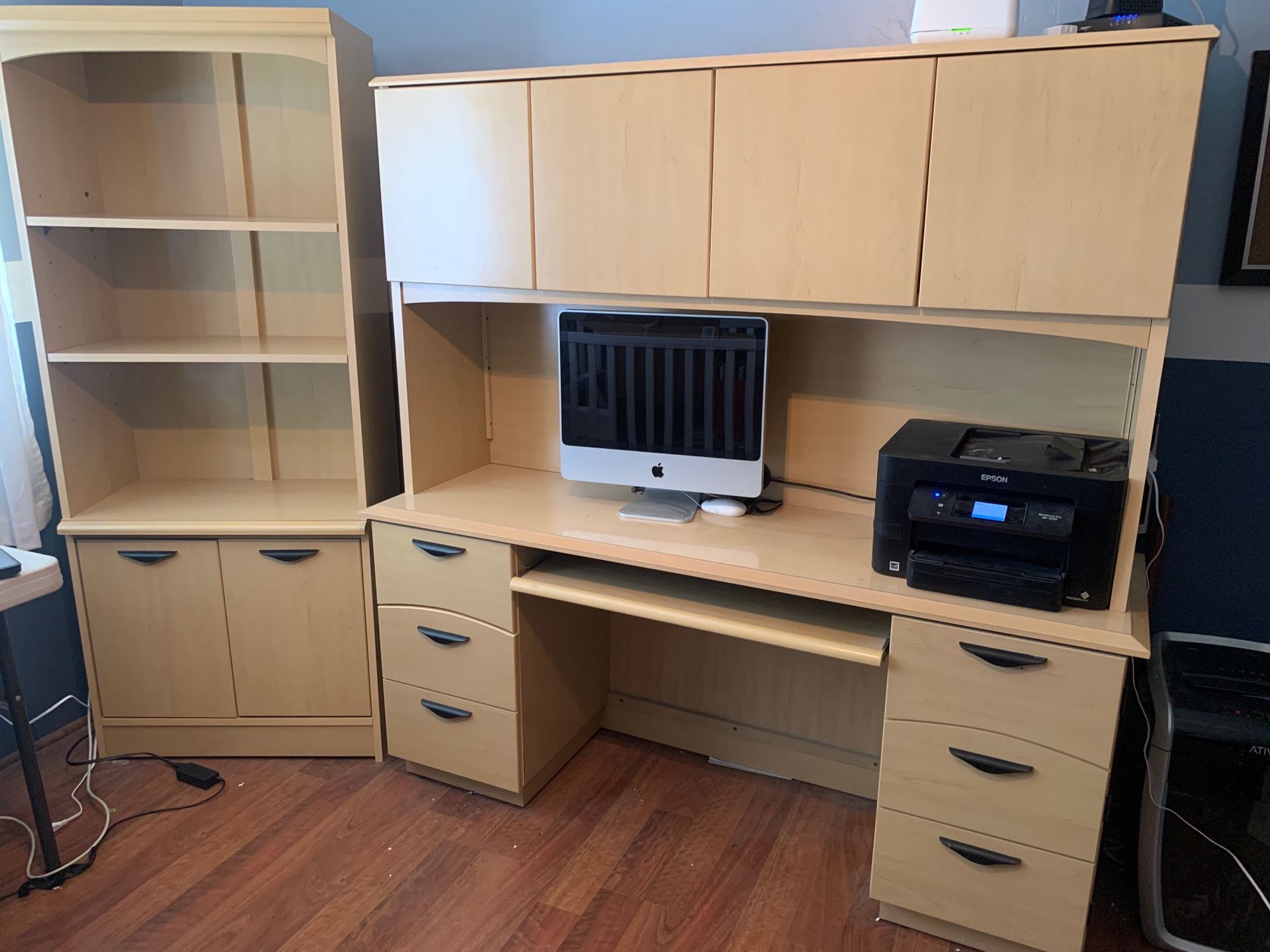 Office desk/shelving unit