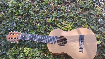 Yamaha  GL1 Mini 6string