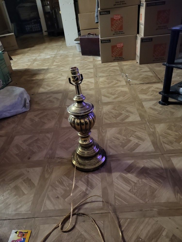 Lamp no shade