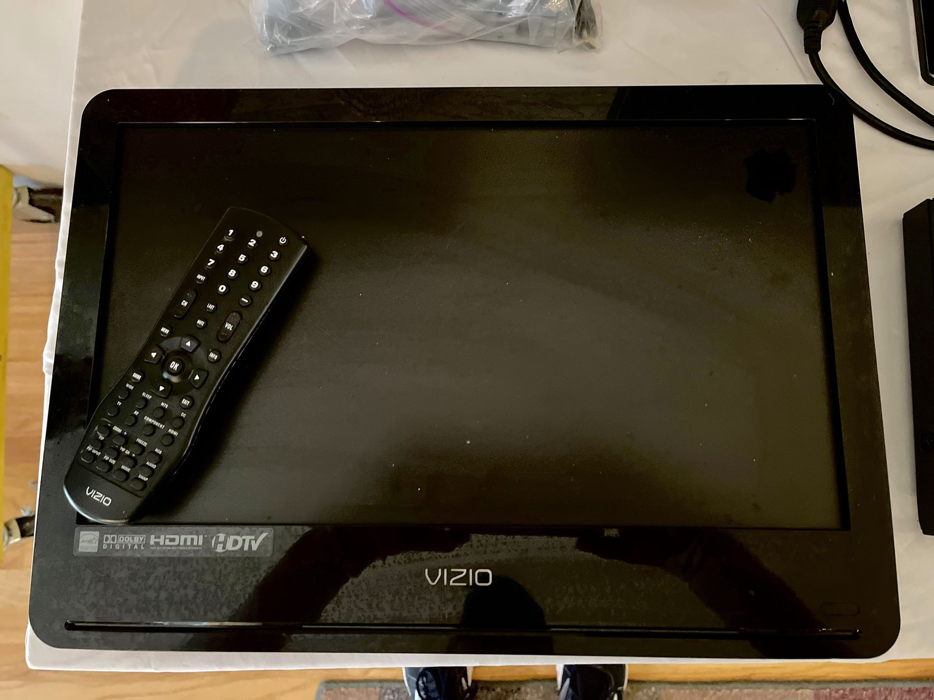 Visio 18” TV With Mounting Hardware