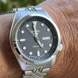 Seiko SRPE55j Full Set With ISLANDER Jubilee 