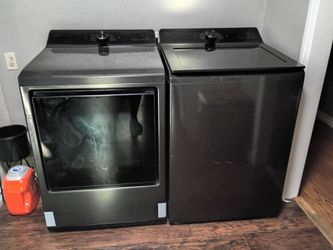 LG washer dryer set 1 year old