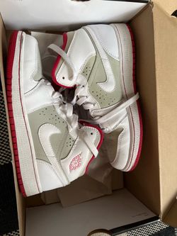 Air Jordan 1 Mid Hare Sneakers