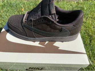 Travis Scott Velvet Brown size 9