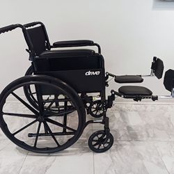 Drive Silver Sport 18” Wheelchair with Elevating Legrests LIKE NEW