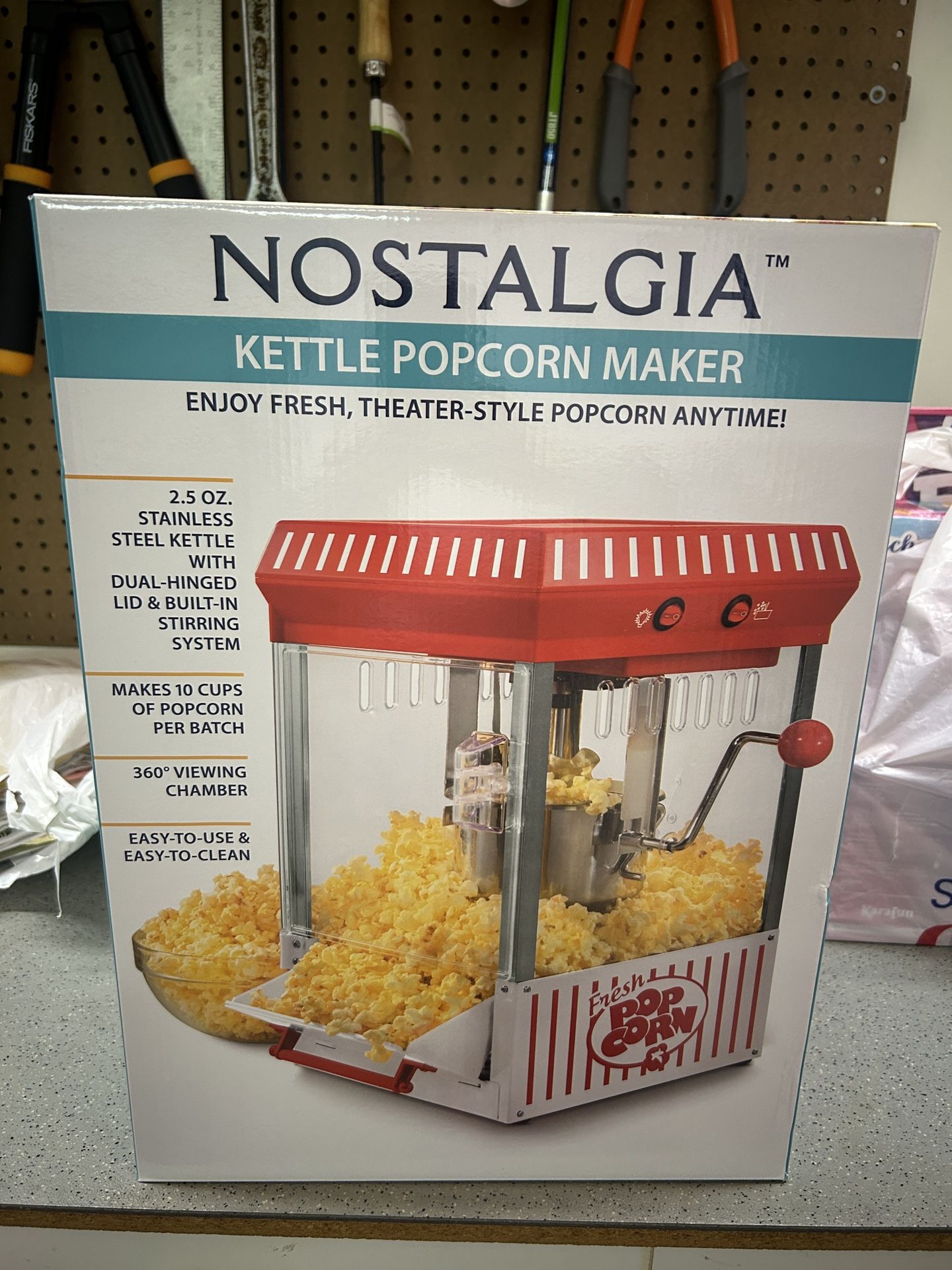BRAND NEW Nostalgia Vintage Red 2.5-Ounce Kettle Popcorn Maker