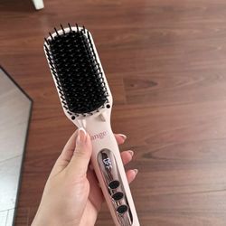 L’ange Le Vite Ceramic Straightening Brush – Brand New