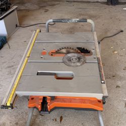 Bosch RA1171 Cabinet Style Router Table.