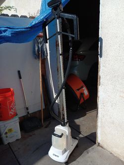 USED CONAIR STEAMER IT'S CLEAN AND WORK GREAT IN LESS THAN 3 MINUTES IT'S READY TO START WORKING 