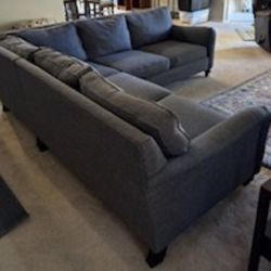 LSHAPED COOL GREY FABRIC MODERN SECTIONAL COUCH ((free delivery))🚙🚙🚙