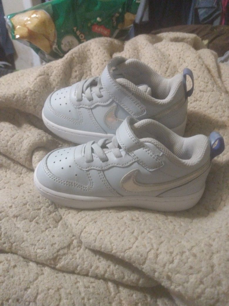 Nike size 8c 2025