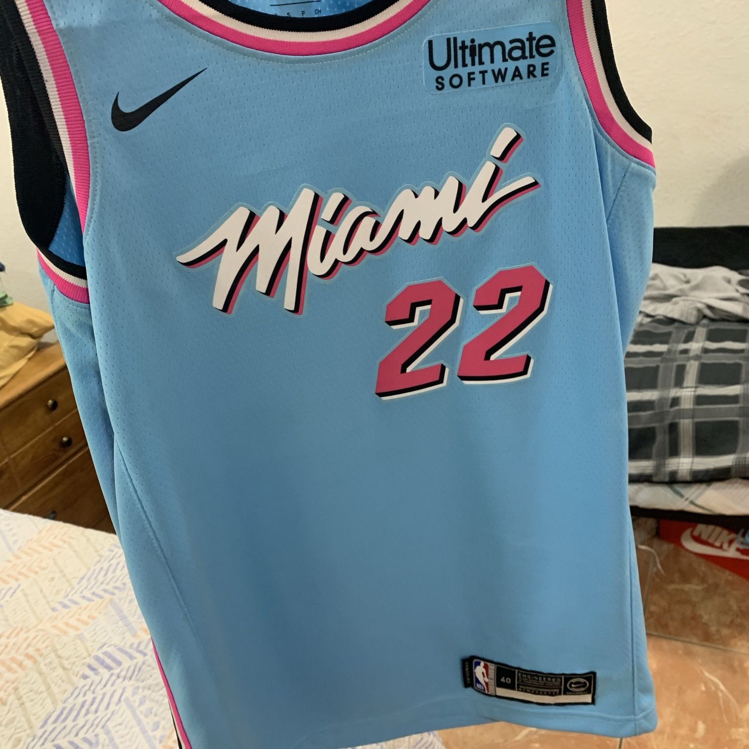 Jimmy Butter Miami Heat Basketball Jersey Mens Size L for Sale in Danvers,  MA - OfferUp