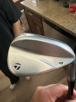 Taylormade Milled Grind  52 degree wedge