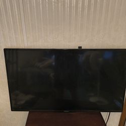 Used Hitachi 40 In 1080p TV 