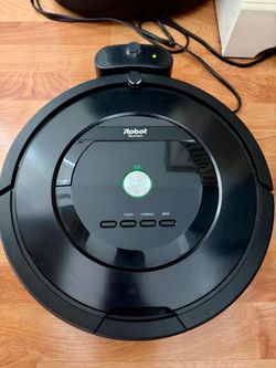 Roomba Model 805 Vacuum Cleaning Robot