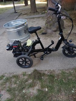 Motorized three-wheel bike gas and electric