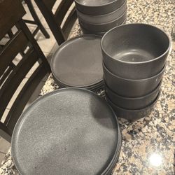 16 Piece plate And Bowl Set 