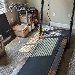 NordicTrack Treadmill w Stationary Desk