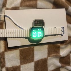 Apple Watch  Ultra 2 Titanium Silver Ocean