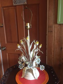 Vintage metal Italian tole table lamp