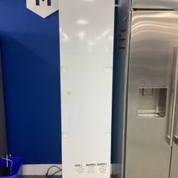 Monogram Side-by-Side Refrigerator in White with Finely Crafted, Adjustable Aluminum Door Bins with Glass Accents and Spill Resistant Glass Shelves