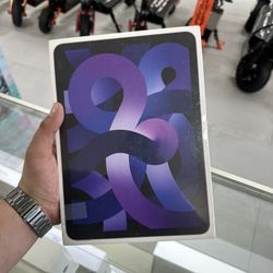 iPad Air 5th Gen 64GB Purple! Finance For $50 Down Payment!!