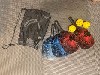 Pickleball Set – 4 Paddles, Balls & Carry Bag