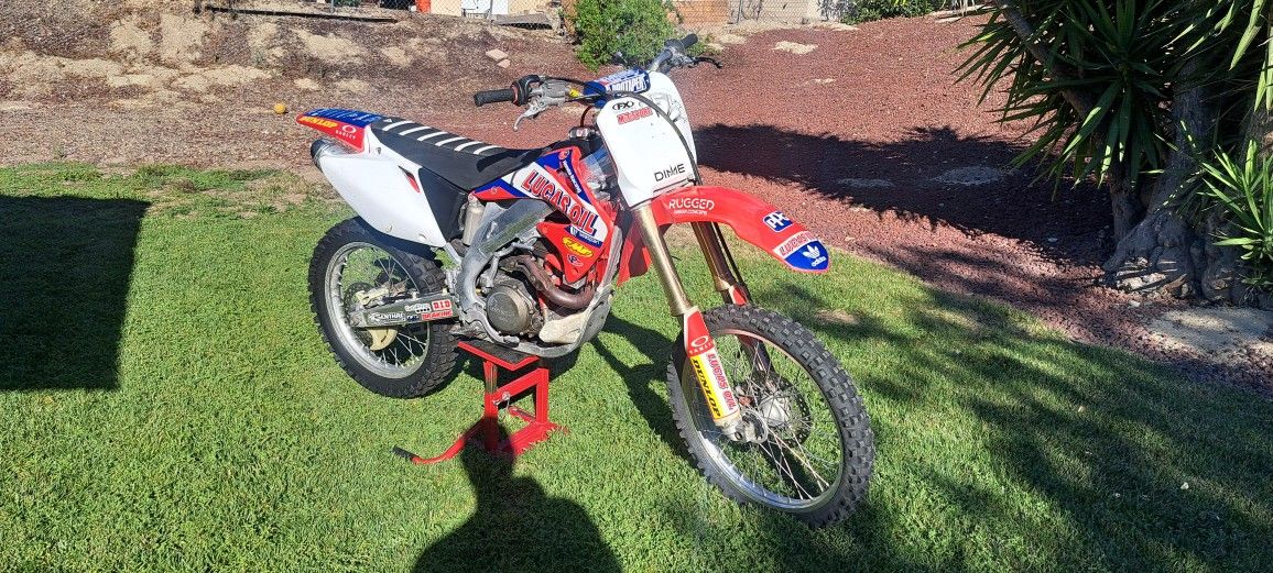 2004 450Crf Honda Dirt Bike 