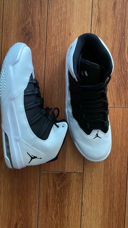 Air Jordan max aura